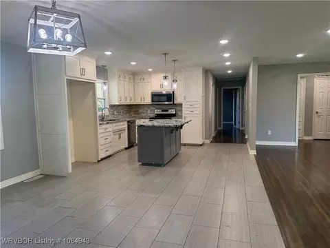 Entry Way - 2920 S 33rd St, Fort Smith, AR 72901 photo 1 of 1