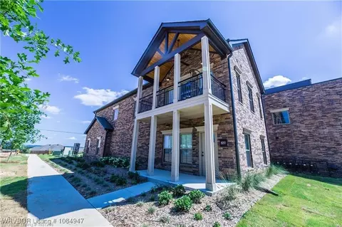 9217 R A Young Jr Dr, Fort Smith, AR 72916