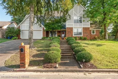 9000 Canterbury Cv, Fort Smith, AR 72903