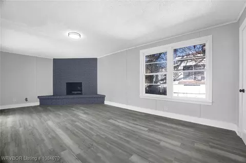 Living - 622 S 18th St, Fort Smith, AR 72901 photo 5 of 6