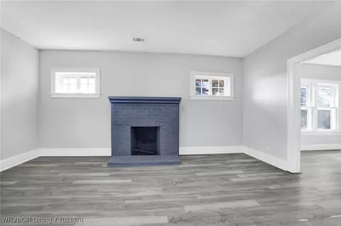 Living - 622 S 18th St, Fort Smith, AR 72901 photo 2 of 6