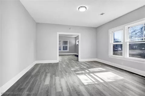 Living - 622 S 18th St, Fort Smith, AR 72901 photo 4 of 6