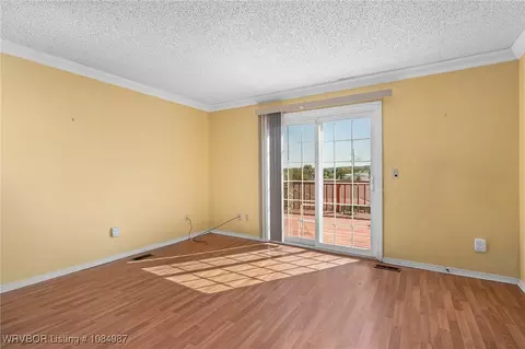Living - 7800 Williamsburg Rd, Fort Smith, AR 72903 photo 2 of 5