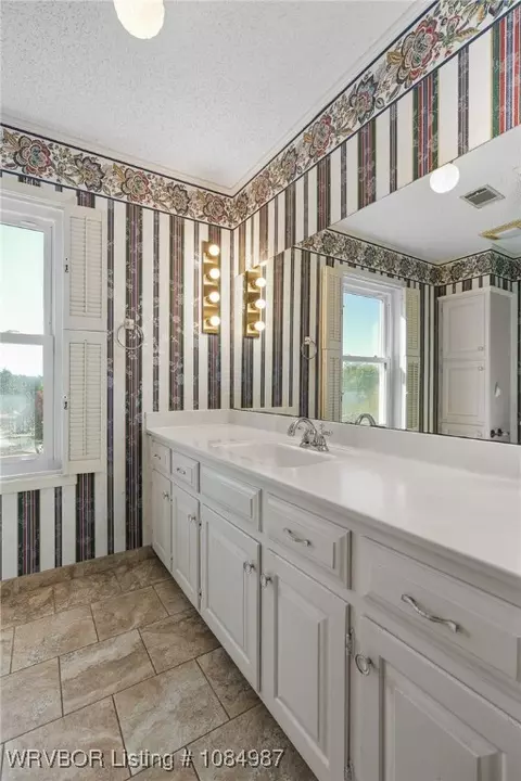 Bath - 7800 Williamsburg Rd, Fort Smith, AR 72903 photo 4 of 5