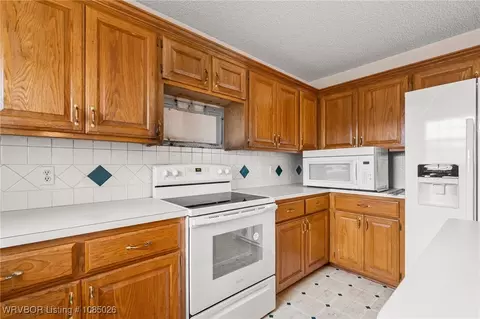 Kitchen - 6416 Galven Way, Fort Smith, AR 72916 photo 4 of 6