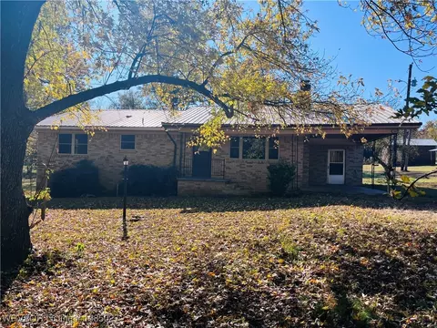 2061 Friendship Rd, Waldron, AR 72958