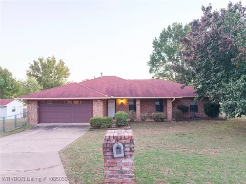 3012 Lisa Ln, Van Buren, AR 72956