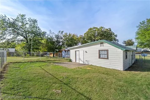 Exterior - 3230 Russell St, Fort Smith, AR 72904 photo 2 of 2
