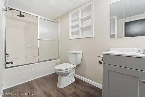 Bath - 3230 Russell St, Fort Smith, AR 72904 photo 1 of 1