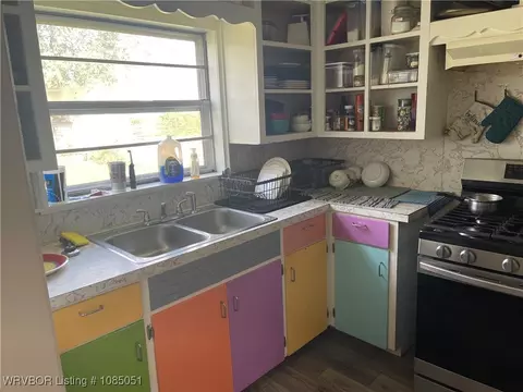 Kitchen - 4701 Arlington Ave, Fort Smith, AR 72904 photo 1 of 3
