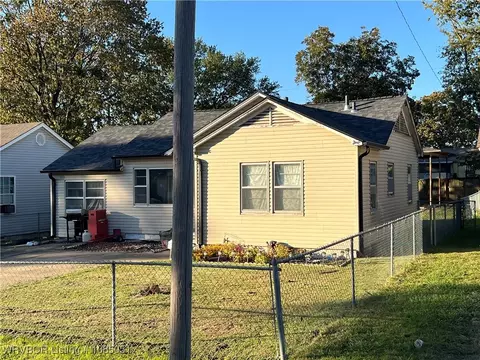 Exterior - 4701 Arlington Ave, Fort Smith, AR 72904 photo 4 of 7