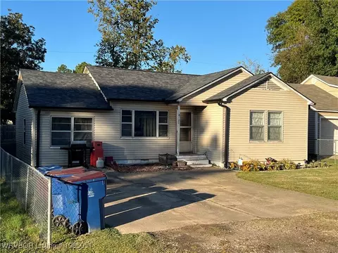 Exterior - 4701 Arlington Ave, Fort Smith, AR 72904 photo 2 of 7