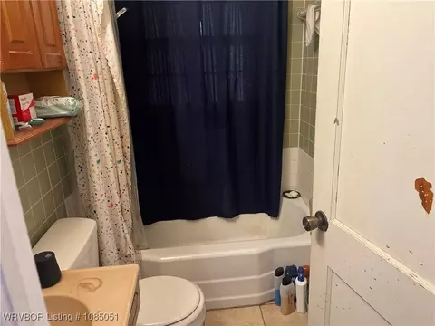 Bath - 4701 Arlington Ave, Fort Smith, AR 72904 photo 2 of 2
