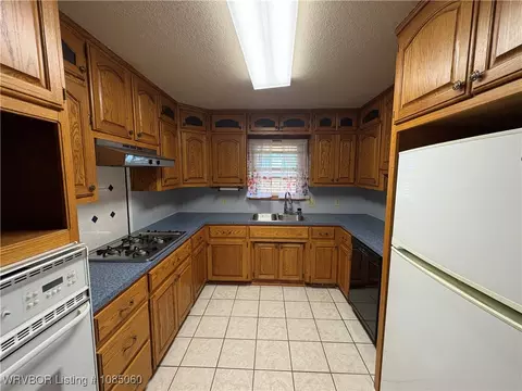 Kitchen - 402 Durham, Pocola, OK 74902 photo 4 of 8