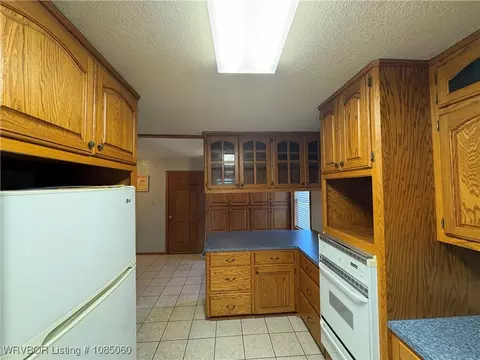 Kitchen - 402 Durham, Pocola, OK 74902 photo 8 of 8
