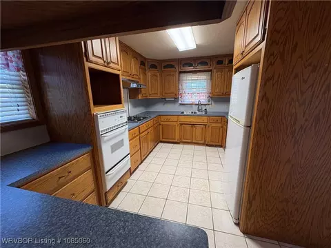 Kitchen - 402 Durham, Pocola, OK 74902 photo 1 of 8