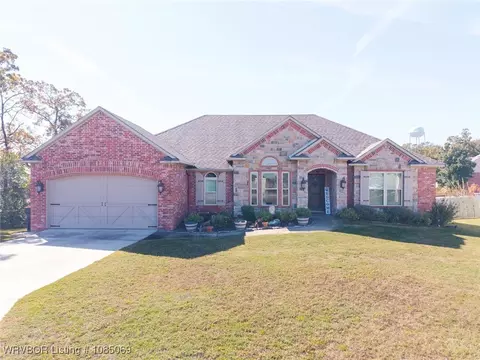 1513 Trenton Cir, Van Buren, AR 72956