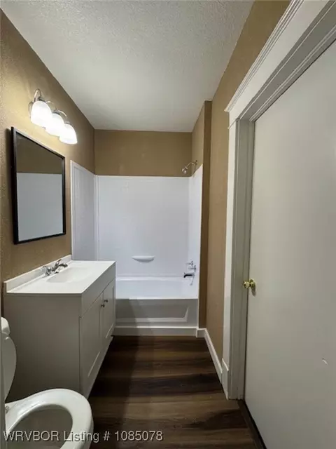 Bath - 1013 N 33rd St, Fort Smith, AR 72904 photo 1 of 1