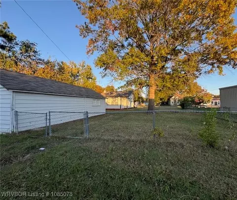 Exterior - 1013 N 33rd St, Fort Smith, AR 72904 photo 5 of 5