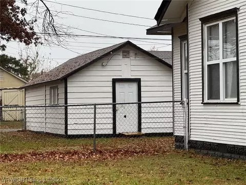 Exterior - 1013 N 33rd St, Fort Smith, AR 72904 photo 4 of 5