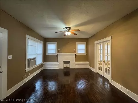 Living - 1013 N 33rd St, Fort Smith, AR 72904 photo 1 of 7