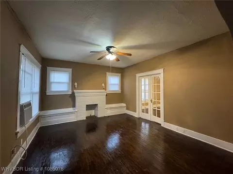 Living - 1013 N 33rd St, Fort Smith, AR 72904 photo 2 of 7