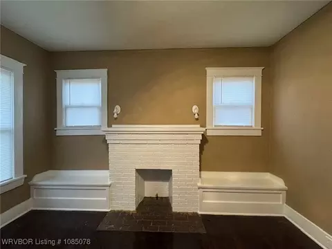 Living - 1013 N 33rd St, Fort Smith, AR 72904 photo 3 of 7