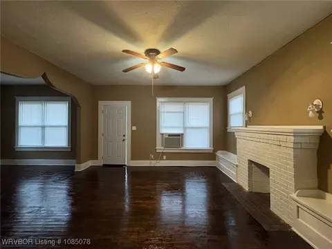 Living - 1013 N 33rd St, Fort Smith, AR 72904 photo 4 of 7