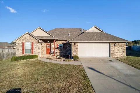 414 Kyla Marie Ct, Lavaca, AR 72941