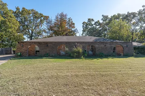 501 Blueberry Hill St, Van Buren, AR 72956