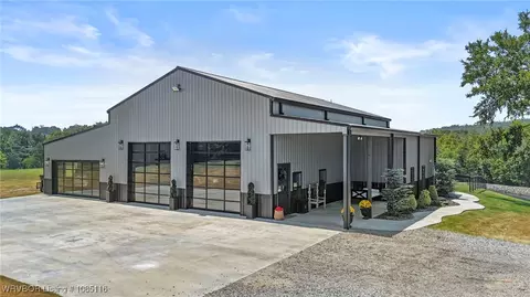 1423 Wood Hills Rd, Van Buren, AR 72956