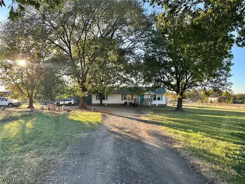 Exterior - 5101 Boys Ranch Rd, Lavaca, AR 72941 photo 4 of 7