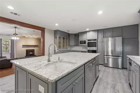 Kitchen - 3009 Brooken Hill Dr, Fort Smith, AR 72908 photo 2 of 4