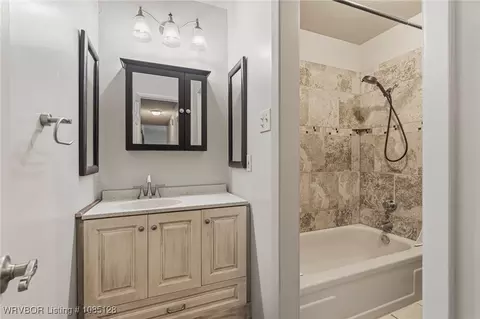 Bath - 3009 Brooken Hill Dr, Fort Smith, AR 72908 photo 2 of 2