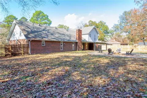 Exterior - 910 S Adams St, Lavaca, AR 72941 photo 4 of 11