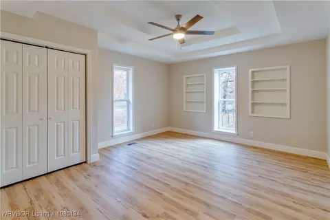 Bedroom - 910 S Adams St, Lavaca, AR 72941 photo 4 of 6