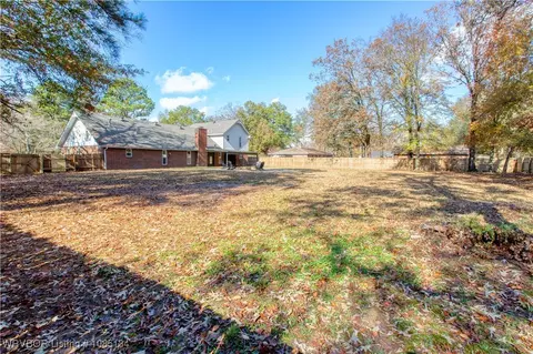 Exterior - 910 S Adams St, Lavaca, AR 72941 photo 6 of 11