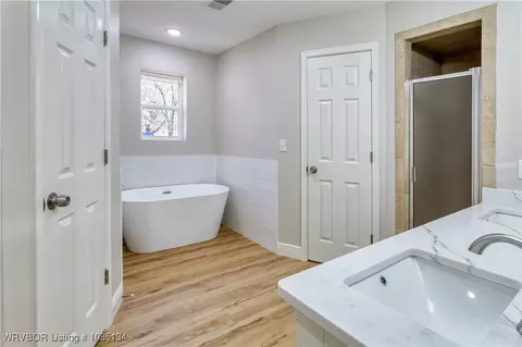 Bath - 910 S Adams St, Lavaca, AR 72941 photo 2 of 5