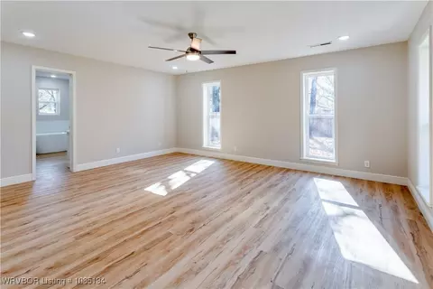 Living - 910 S Adams St, Lavaca, AR 72941 photo 11 of 12