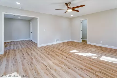 Living - 910 S Adams St, Lavaca, AR 72941 photo 10 of 12
