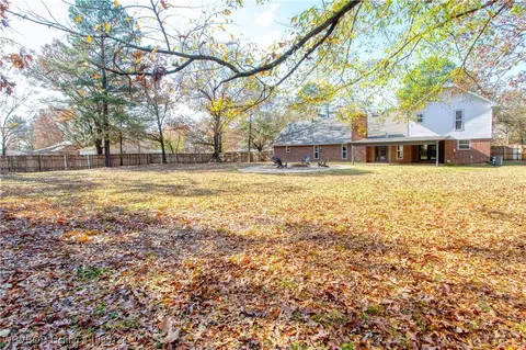 Exterior - 910 S Adams St, Lavaca, AR 72941 photo 5 of 11