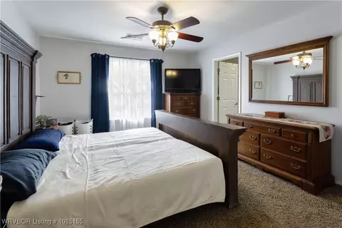 Bedroom - 2001 Devyn Dr, Lavaca, AR 72941 photo 1 of 3