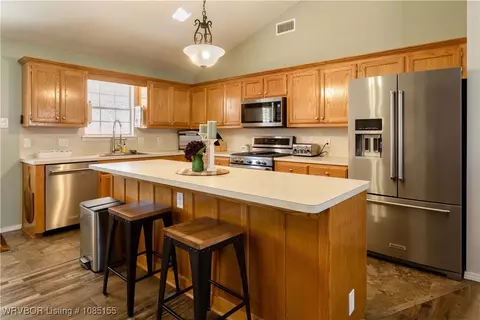 Kitchen - 2001 Devyn Dr, Lavaca, AR 72941 photo 1 of 2