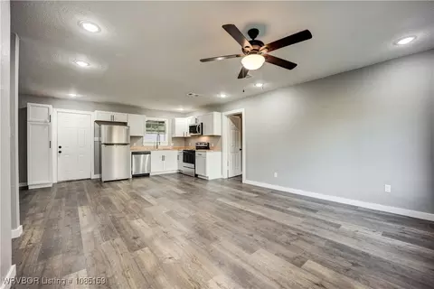 Living - 16 Northwood Dr, Fort Smith, AR 72904 photo 1 of 5