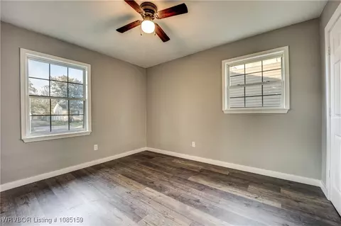 Bedroom - 16 Northwood Dr, Fort Smith, AR 72904 photo 4 of 7