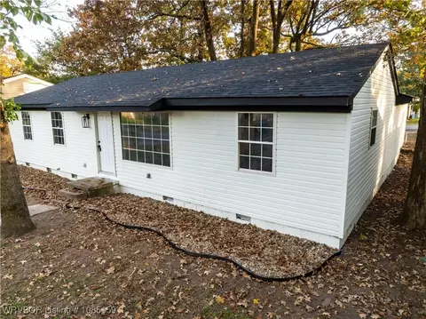 Exterior - 16 Northwood Dr, Fort Smith, AR 72904 photo 4 of 10