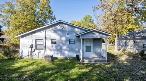 Exterior - 2608 N Virginia Ave, Fort Smith, AR 72904 photo 4 of 6