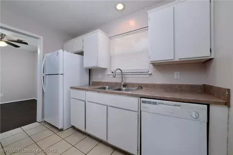 Kitchen - 2608 N Virginia Ave, Fort Smith, AR 72904 photo 1 of 1