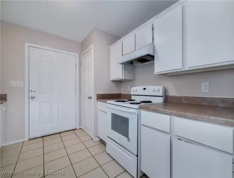 Entry Way - 2608 N Virginia Ave, Fort Smith, AR 72904 photo 2 of 2