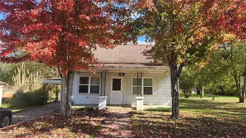 108 Church St, Charleston, AR 72933